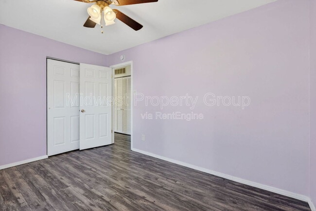 Building Photo - 36 Jamestown Dr