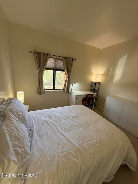 Building Photo - 5750 N Camino Esplendora