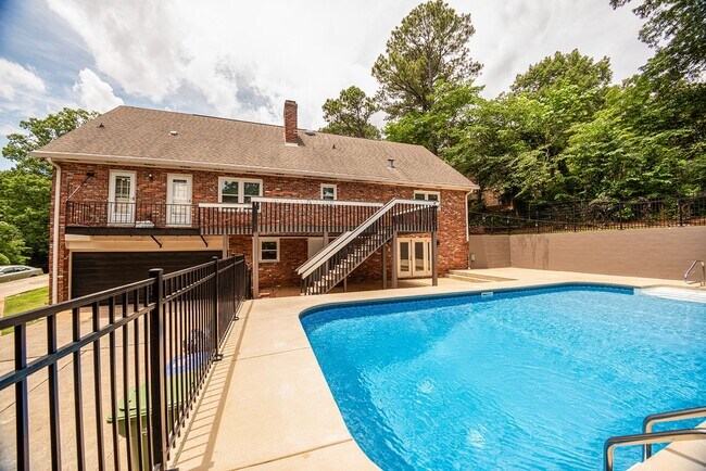 Building Photo - NO APPLICATION FEE FOR 72 HOURS! Spacious Fully-Furnished 5-Bedroom Home | Mid-Term Rental in Gre...