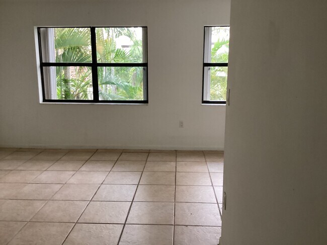 Building Photo - 11727 SW 107th Ln