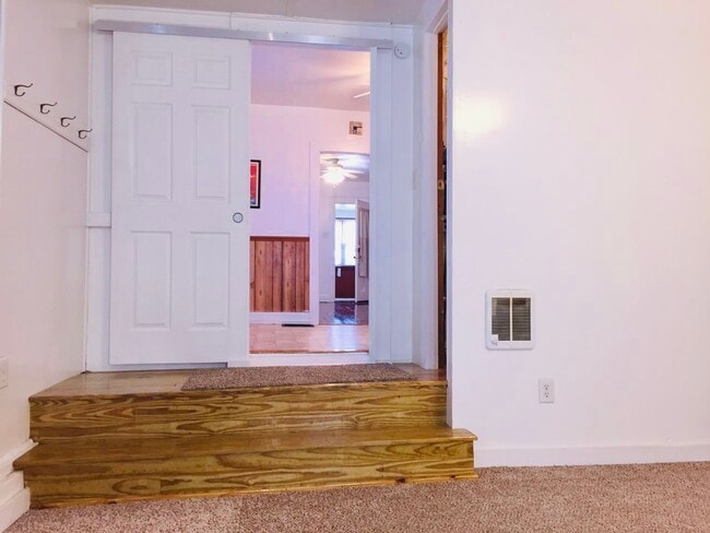 Bonus room - 3025 Crescent Ave