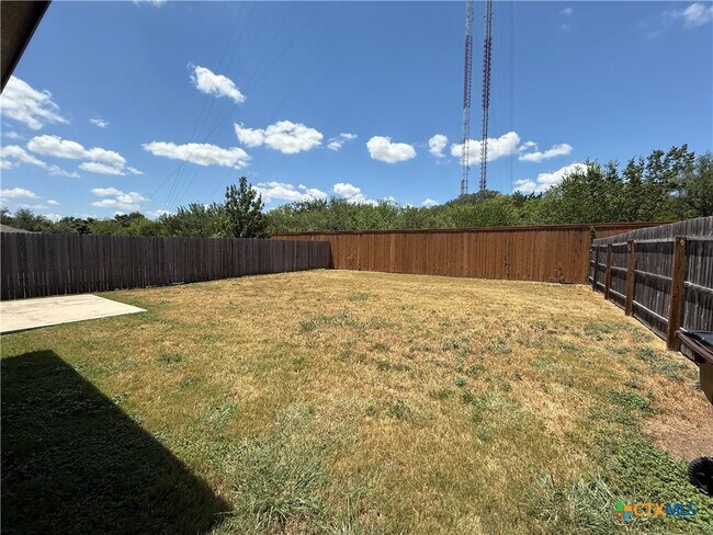 Building Photo - 8819 Straight Oaks