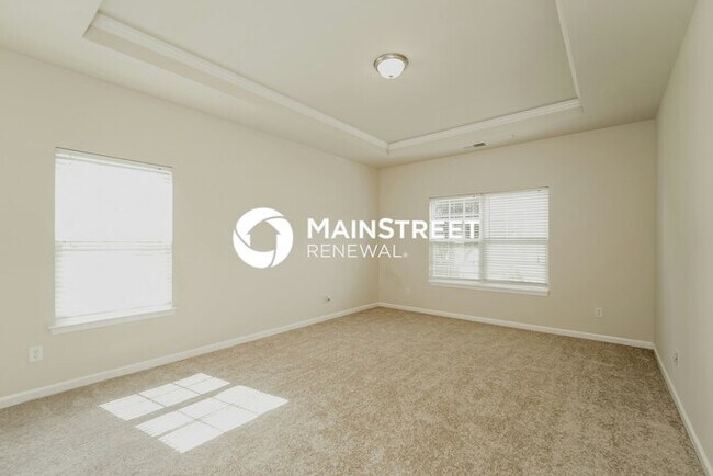 Building Photo - 5 Bedroom Pet-Friendly Home in Charlotte, NC with Main Street Renewal