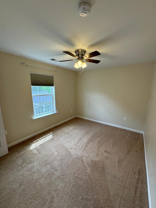 Building Photo - 24877 Myers Glen Pl