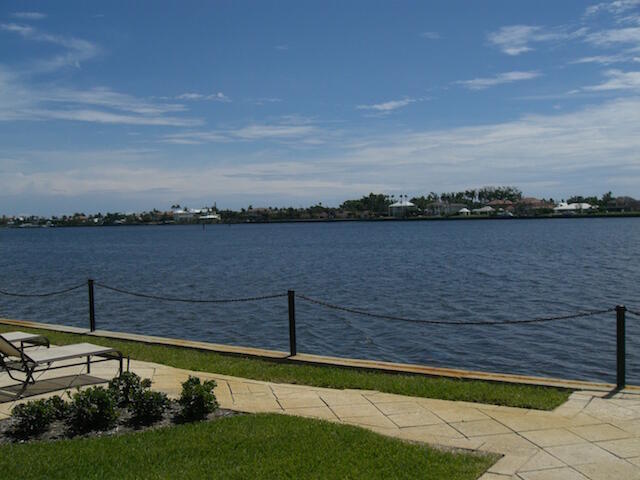 Building Photo - 160 Yacht Club Way