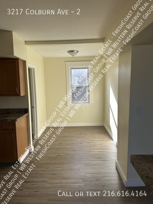 Building Photo - 3217 Colburn Ave