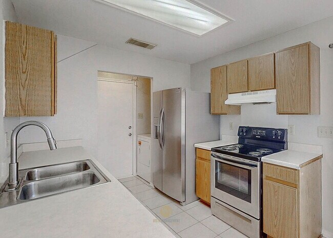 Building Photo - Charming 2-Bedroom Rental in Sunset Subdivision – Available Now!