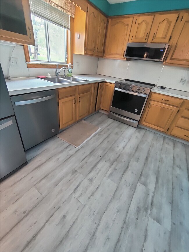 Building Photo - 4244 Emerson Pl