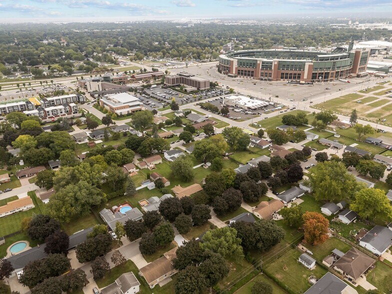 Building Photo - 1095 April Ln