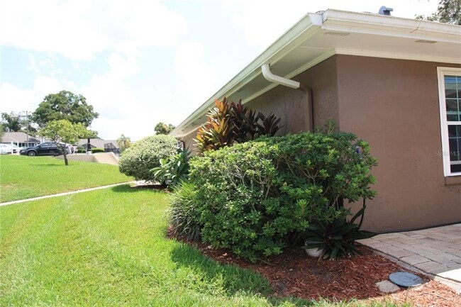 Building Photo - 1098 Villa Ln