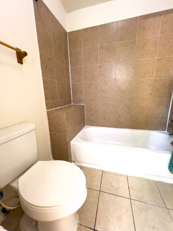 Building Photo - 2827 Waypark Dr