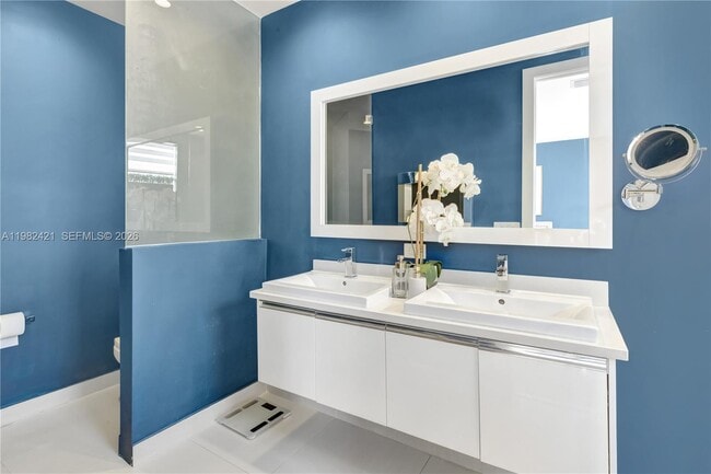 Building Photo - 6630 NW 104th Path