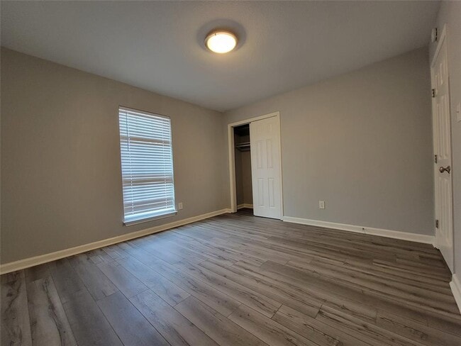 Building Photo - 2903 Catalina Dr