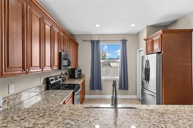 Building Photo - 6804 N Himes Ave