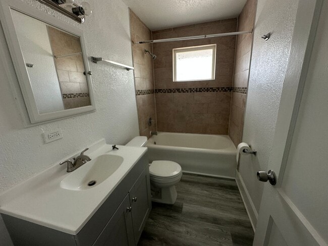 Building Photo - 2 Bedroom 1 Bathroom in Winter Haven