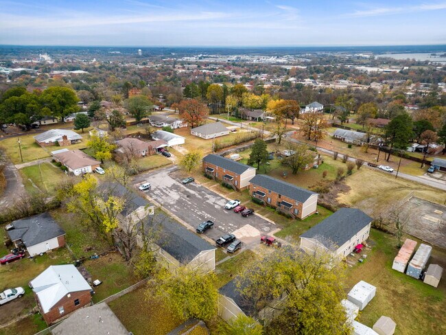 Building Photo - Hillside Townhomes
