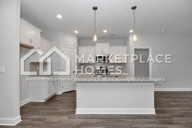 Building Photo - 174 River Pointe Dr