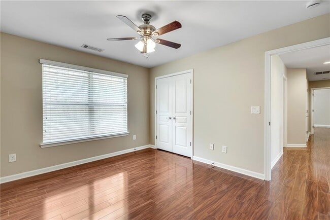 Building Photo - 270 Woods Creek Dr