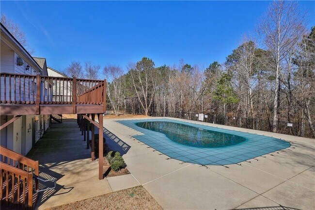 Building Photo - 2369 Suwanee Pointe Dr