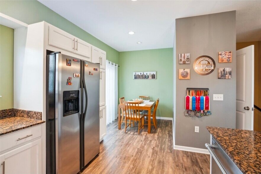 Building Photo - 2102 High St