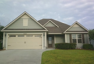 Building Photo - Beautiful 3-Bedroom, 2-Bath Home with Fenc...