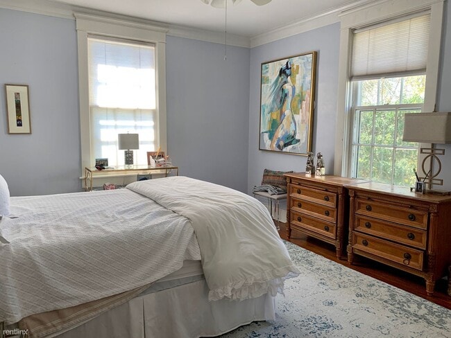 Building Photo - 3 br, 2 bath House - 39 University Circle #2