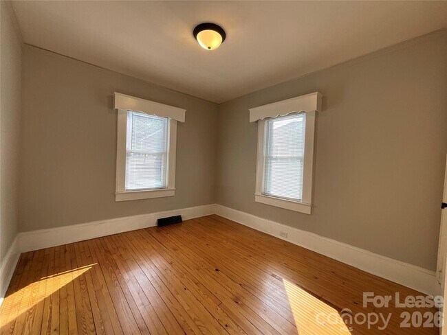 Building Photo - 3820 Freedom Dr