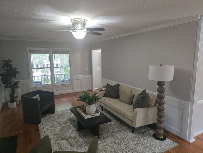 Building Photo - 3 Bed 2.5 bath house Double Branch Creek S...