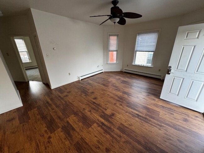 Building Photo - 337 E 2nd St