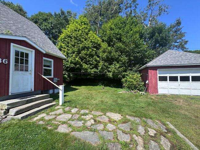 Building Photo - 2BR WATERFRONT OASIS RETREAT Webb Field Rd