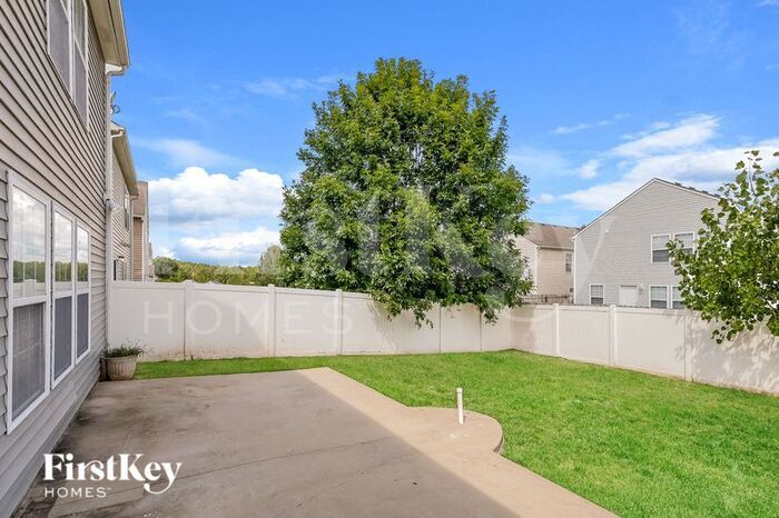 Building Photo - 919 Littleton Dr