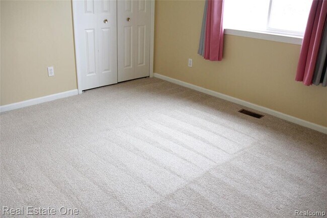 Building Photo - 40690 Bluesprings Ct