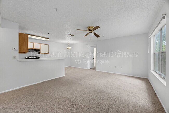 Building Photo - 642 Dory Ln