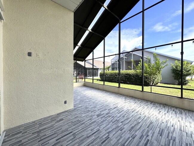 Building Photo - 140 Moss Ln