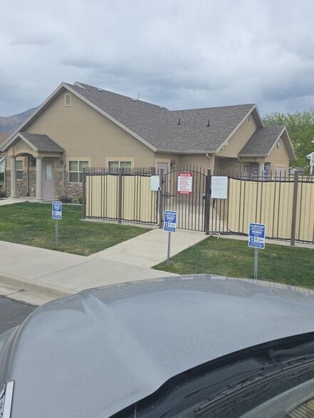 Building Photo - 488 S 2550 W