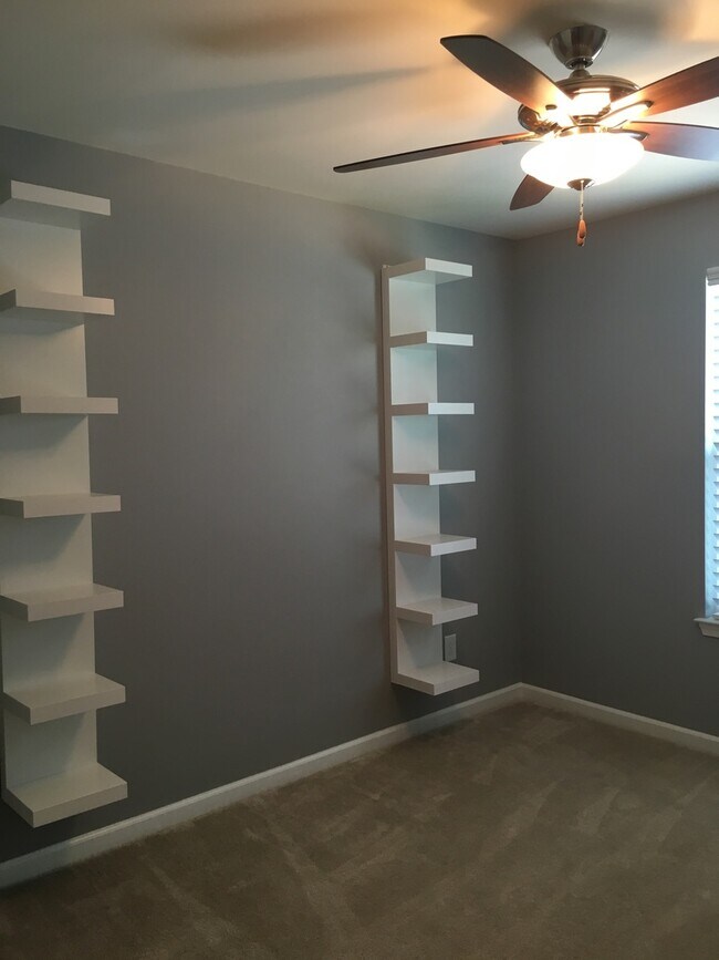 Building Photo - 113 Grande Sky Ct