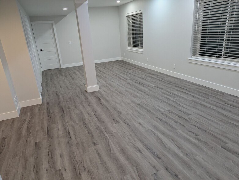 Building Photo - 1388 Snowberry Ln