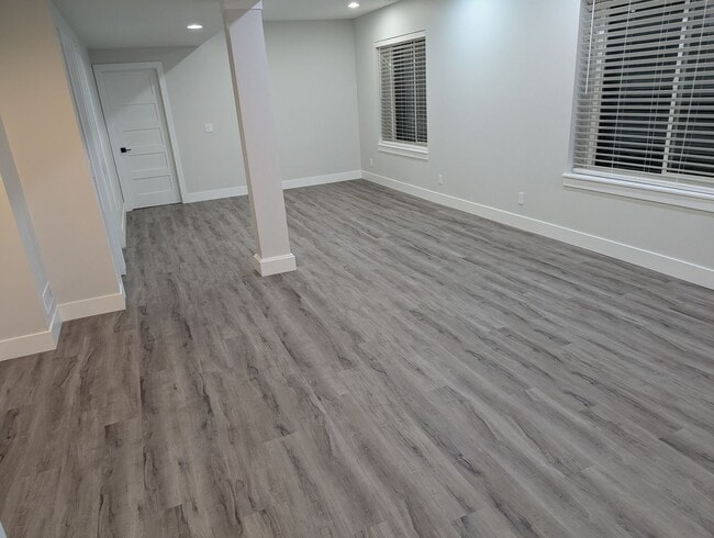 Building Photo - 1388 Snowberry Ln