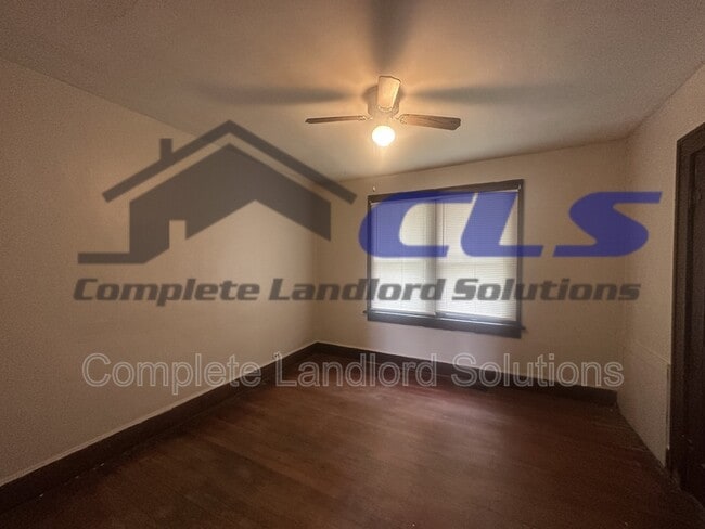 Building Photo - 1300 S 19th St