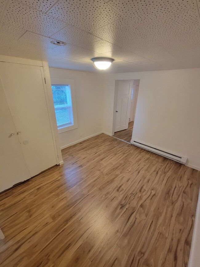 Building Photo - Charming 3-Bedroom Rambler Near JBLM – Move-In Ready!