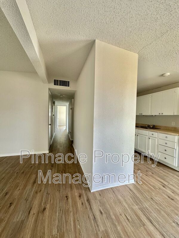 Building Photo - 2401 Field St