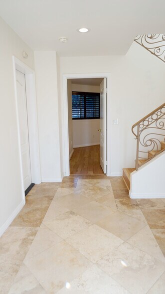 Building Photo - 3780 Lenawee Ave