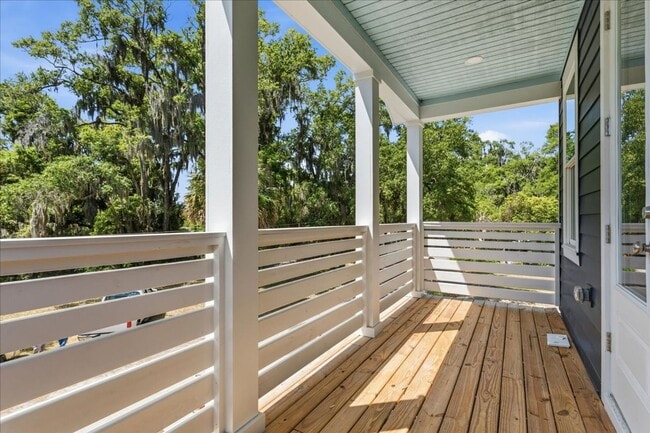 Building Photo - 516 SW 7th Pl