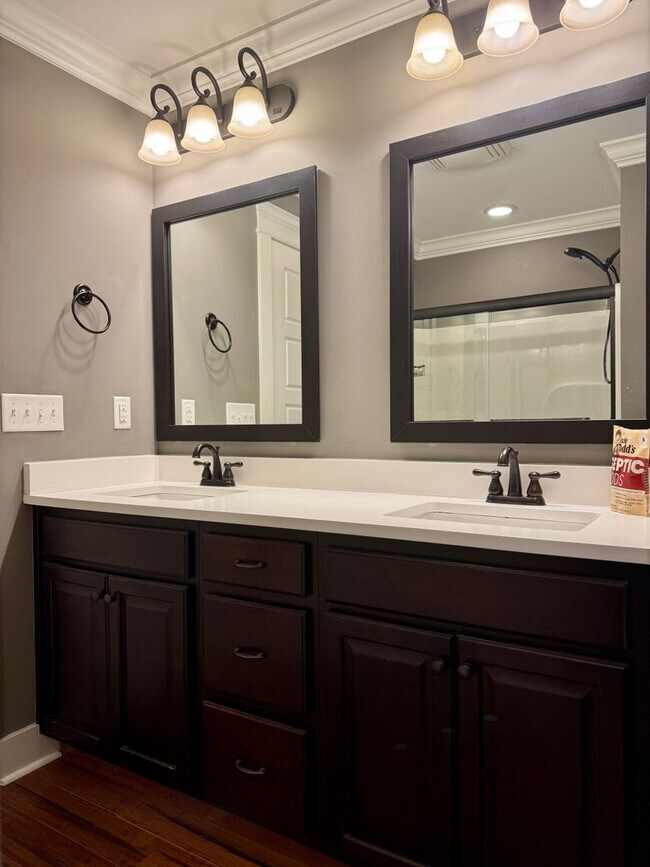 Building Photo - 6477 Olin Ln