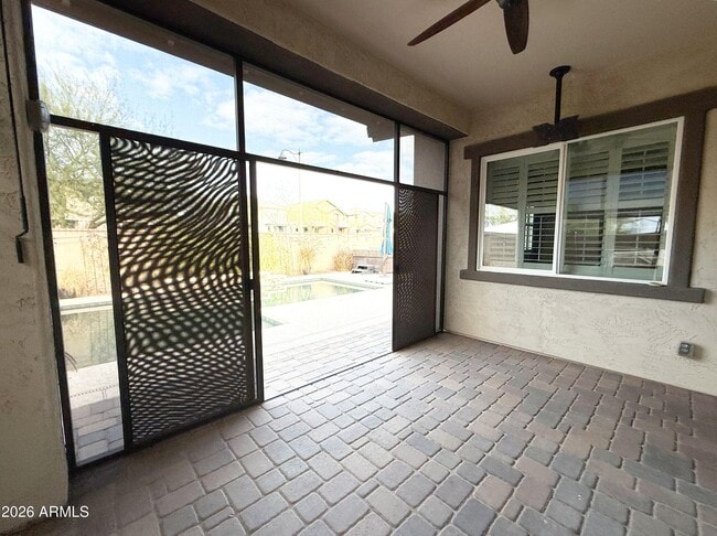 Building Photo - 20618 W Edgemont Ave