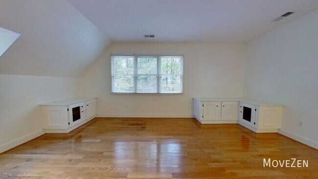 Building Photo - 5630 Colony Crossing Dr