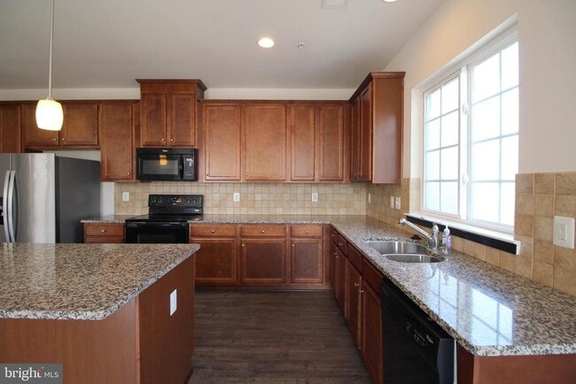 Building Photo - 14782 Mason Creek Cir