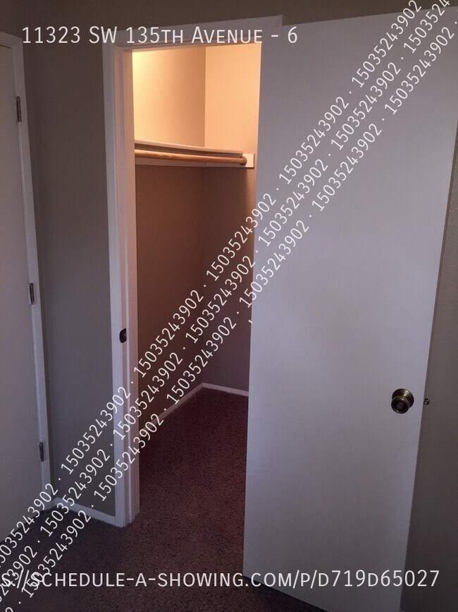 Building Photo - 11323 SW 135th Ave