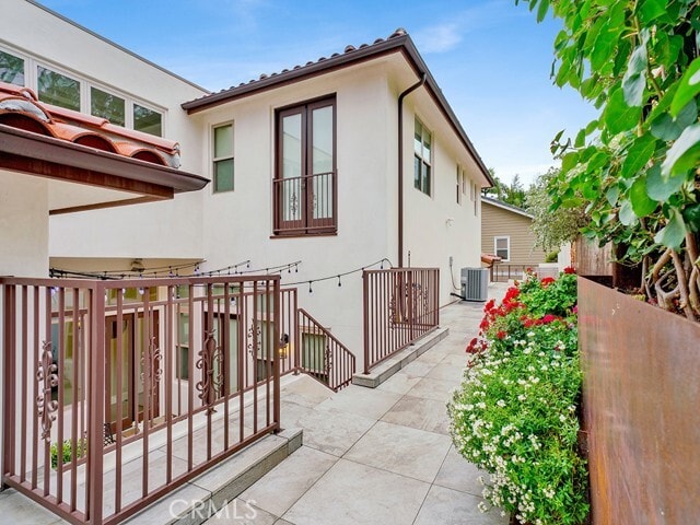 Building Photo - 75 Marbella