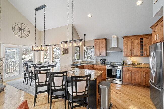 Building Photo - "Charming 3-Bed, 2-Bath Retreat Evergreen'...